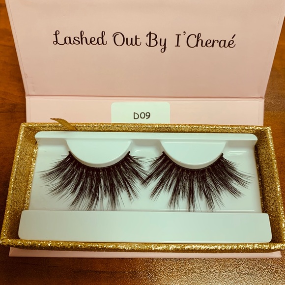 Lashes - Picture 4 of 8